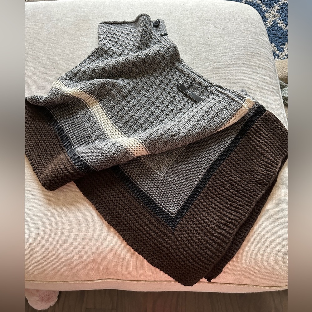Vertigo Sweater Poncho; Size Small; NWT